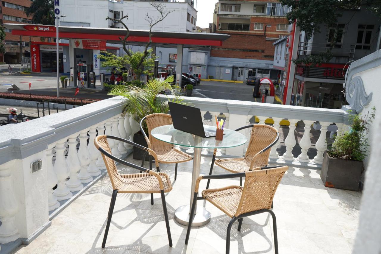Petronio'S Hostel Cali Zewnętrze zdjęcie