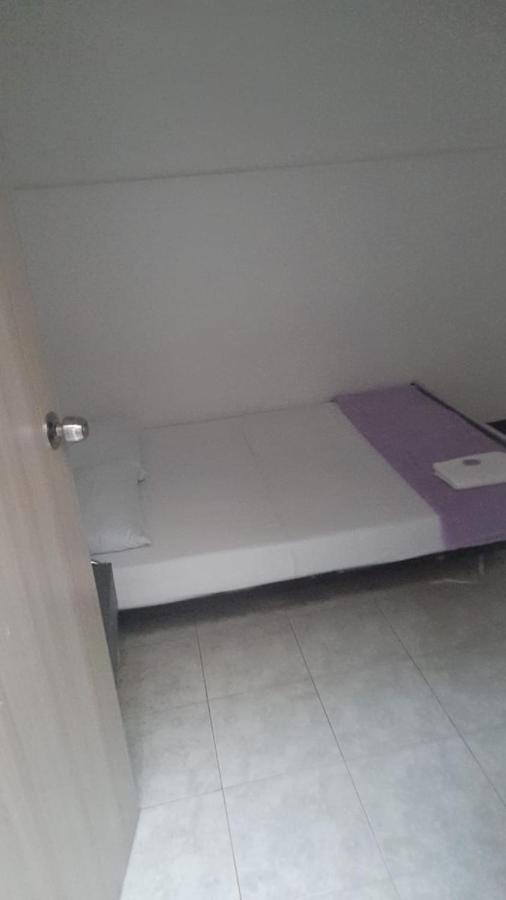 Petronio'S Hostel Cali Zewnętrze zdjęcie